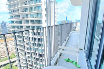 Datum Jelatek Residence