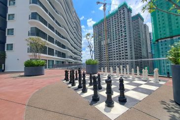 Datum Jelatek Residence