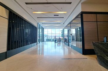 Datum Jelatek Residence