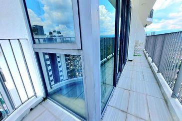 Datum Jelatek Residence