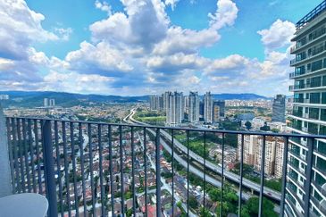 Datum Jelatek Residence