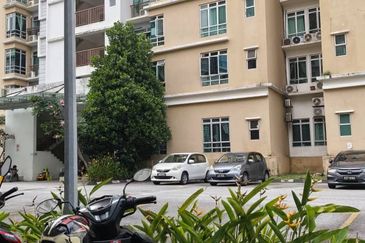 Villa Park Condominium