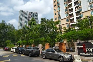Villa Park Condominium