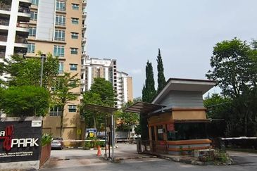 Villa Park Condominium