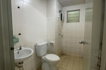 Angsana Apartment @ Taman Raintree