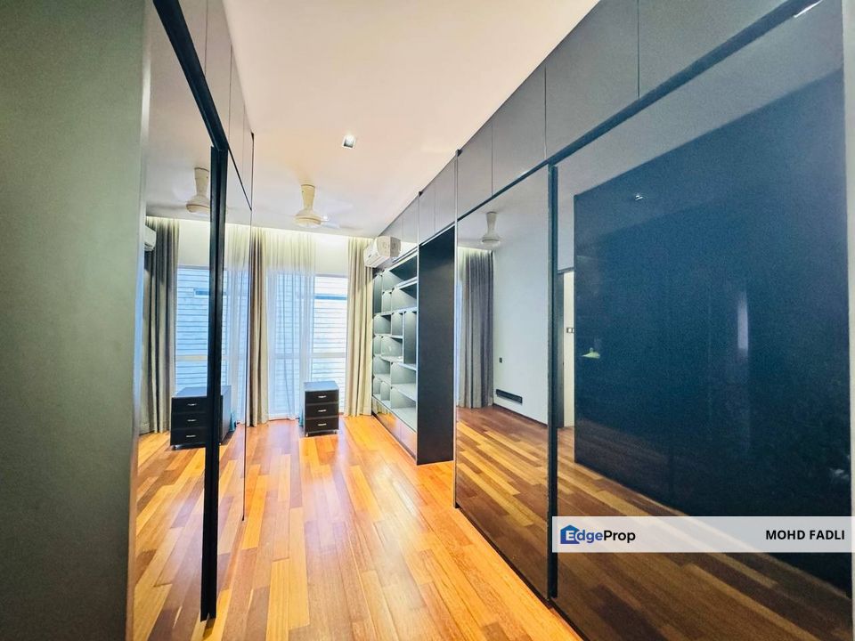 3-Storey Link Bungalow with Private Garden – LakeFront Villa, Cyberjaya, Selangor, Cyberjaya