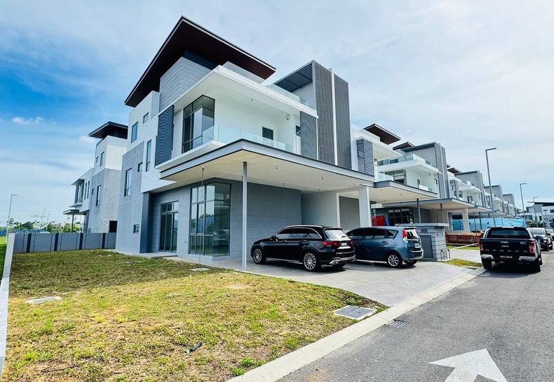 Broadleaf Residences, Hometree