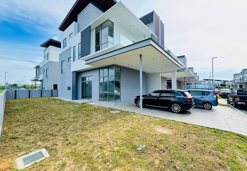 Broadleaf Residences, Hometree