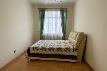 BANDAR ENSTEK (JENTAYU)