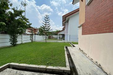 BANDAR ENSTEK (JENTAYU)