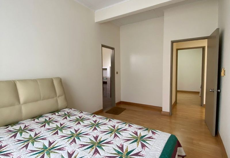 BANDAR ENSTEK (JENTAYU)