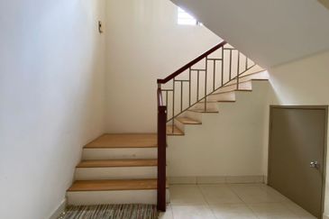 BANDAR ENSTEK (JENTAYU)