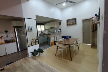 Pulau Indah ( Pulau Lumut )