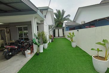 Pulau Indah ( Pulau Lumut )