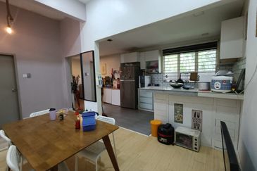 Pulau Indah ( Pulau Lumut )