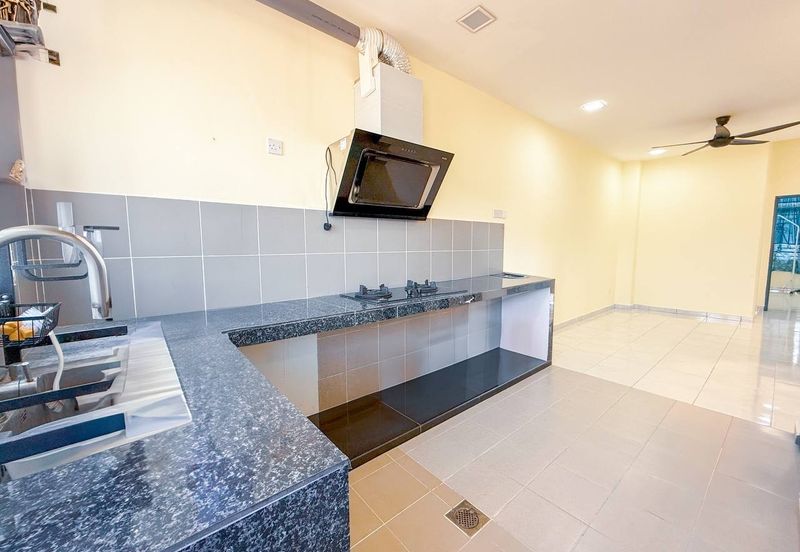 Jalan Teluk Panglima Garang 28/1