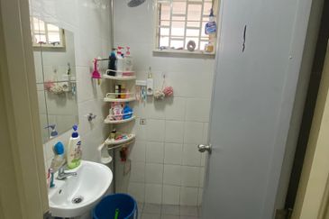 Akasia Apartment ( Setia Alam )