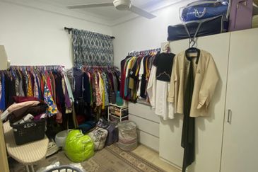 Akasia Apartment ( Setia Alam )