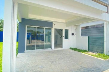 Pulau Indah ( Pulau Lumut )