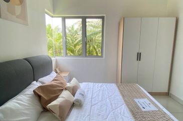 Pulau Indah ( Pulau Lumut )