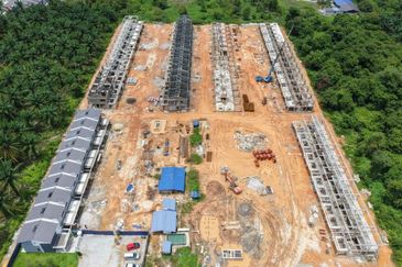 Pulau Indah ( Pulau Lumut )