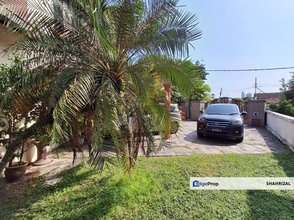 FREEHOLD 2 STOREY BUNGALOW IN KG. TUNKU, PETALING JAYA, Selangor, Petaling Jaya