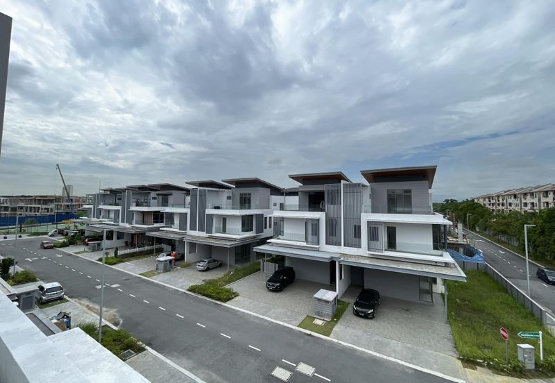 Broadleaf Residences, Hometree