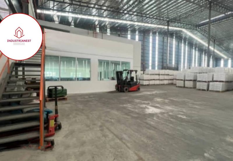 West Port, Pulau Indah