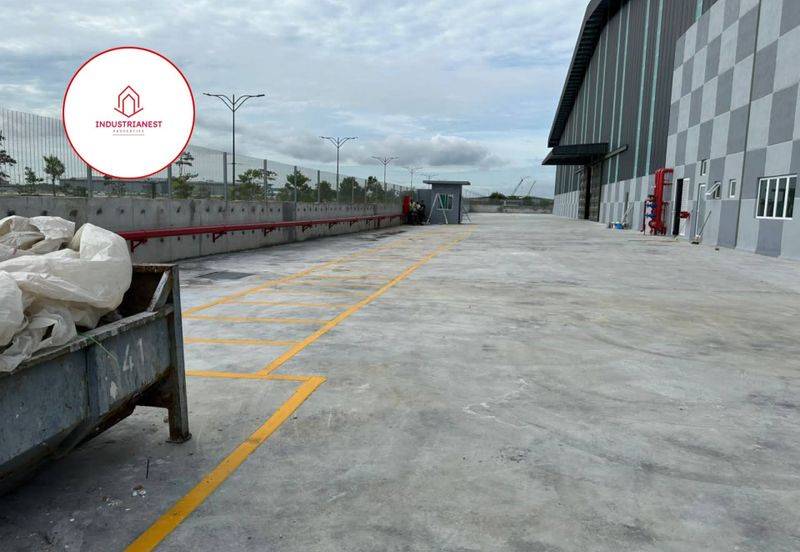 West Port, Pulau Indah