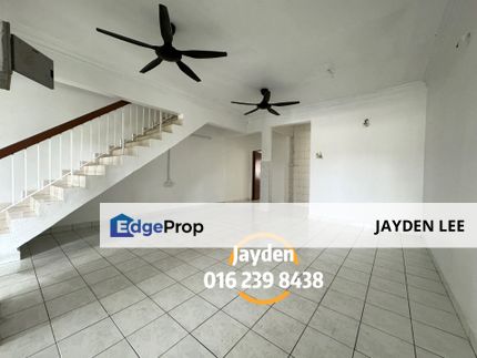 Fully Renovated 2 Storey Taman Puchong Utama PU 10 Freehold Facing Field , Selangor, Puchong