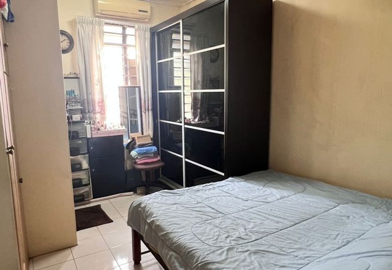 Taman Saujana Puchong