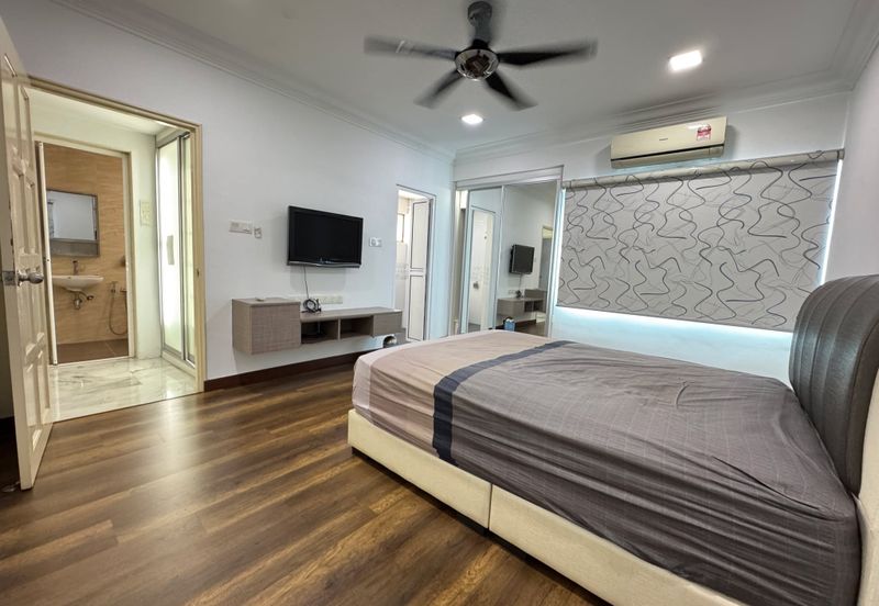 De Tropicana Condominium