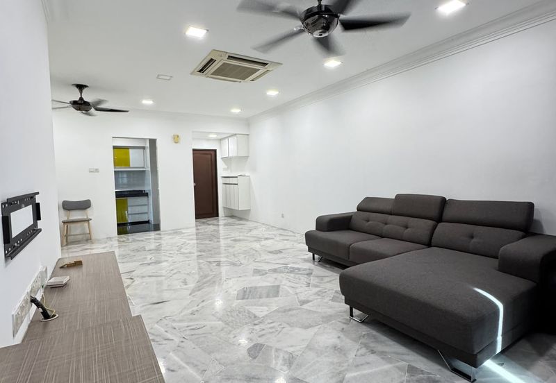 De Tropicana Condominium