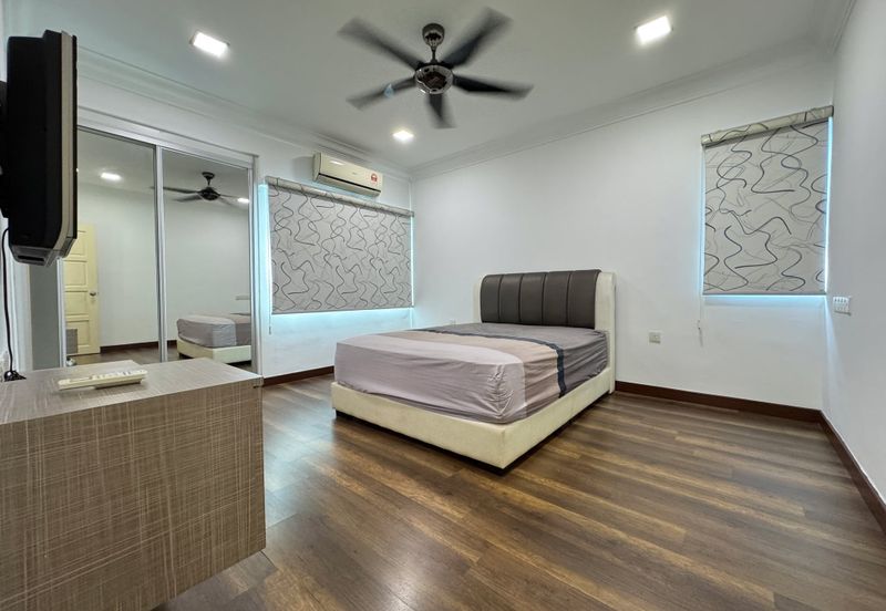 De Tropicana Condominium