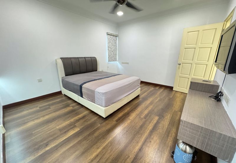 De Tropicana Condominium