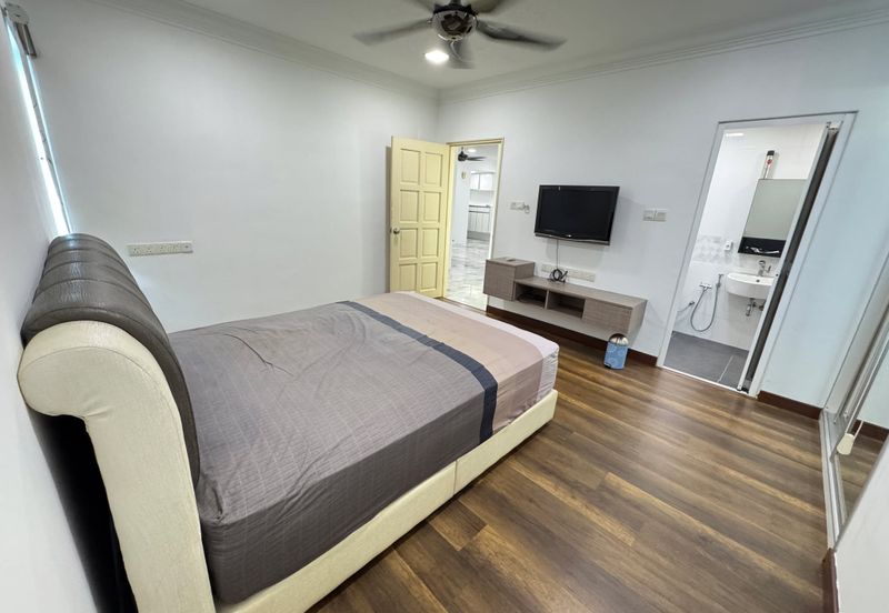 De Tropicana Condominium