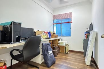 De Tropicana Condominium