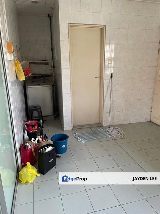 Corner Unit Renovated 2 Sty Jalan Merak Bandar Puchong Jaya 3650sqft, Selangor, Puchong