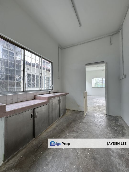 Super Big Land 5800 sf Corner 2 Sty Bandar Puchong Jaya , Selangor, Puchong