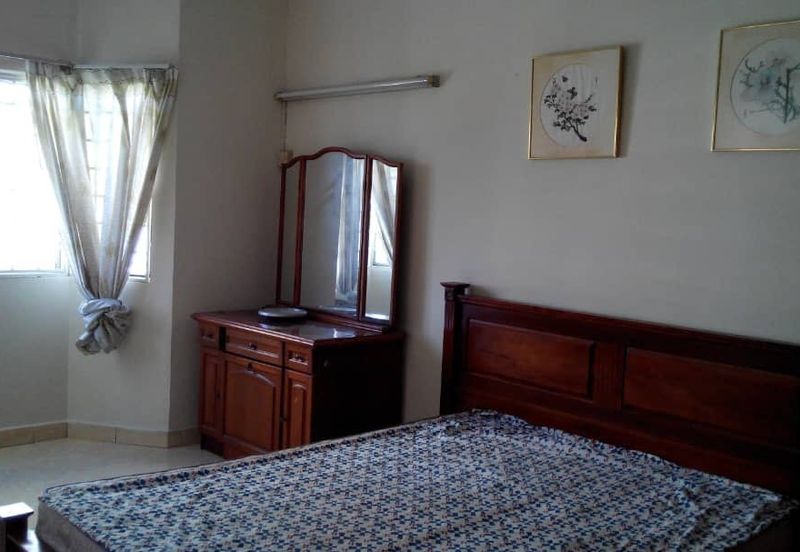 Endah Regal Condominium