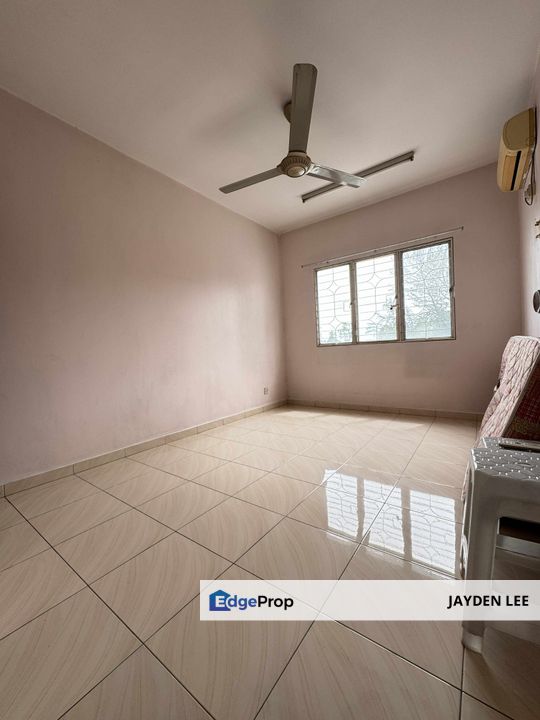 Corner Unti Lower Floor Akasia Apartment Bandar Puteri Puchong, Selangor, Puchong