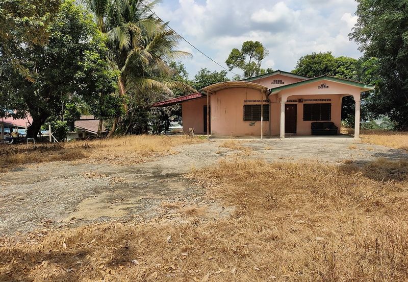 Bungalow Lot at Kg Selamat, Sg Buloh