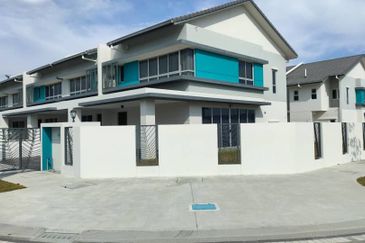 New, Corner Lot, 2 Storey Terrace House at Bandar Serenia.