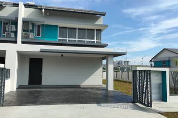 New, Corner Lot, 2 Storey Terrace House at Bandar Serenia.