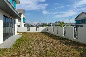 New, Corner Lot, 2 Storey Terrace House at Bandar Serenia.