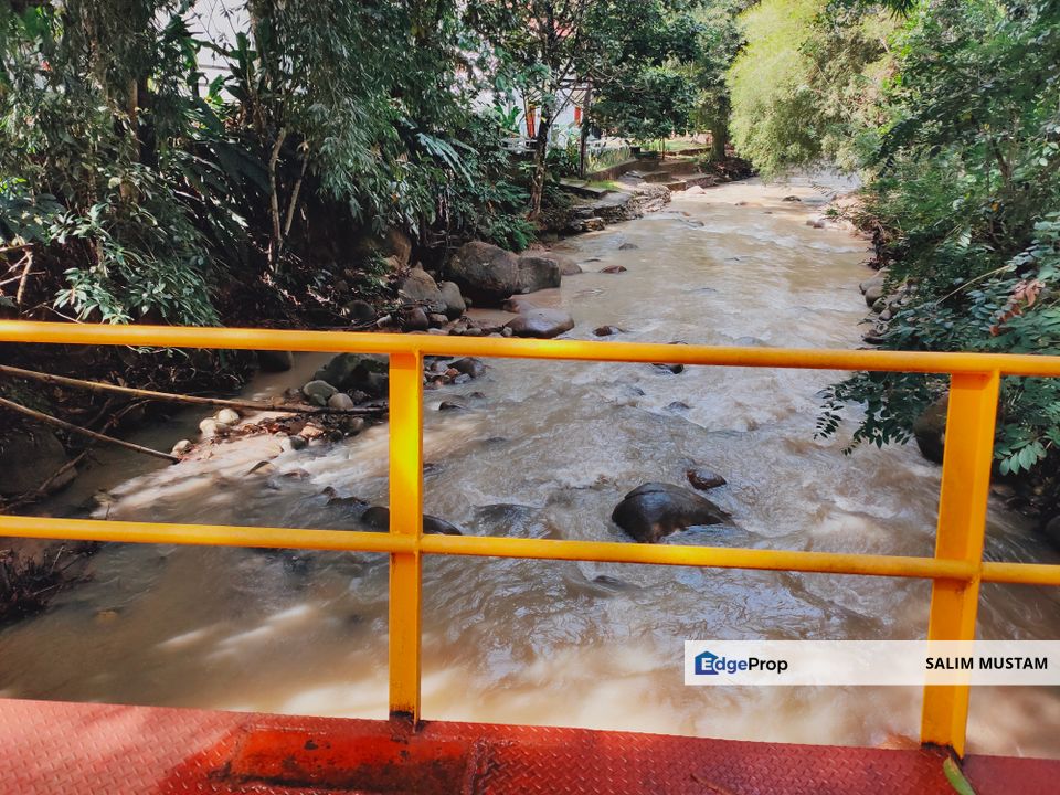 Banglo Resort 2 Tingkat Tepi Sungai & 1.5 Ekar Tanah., Pahang, Bentong