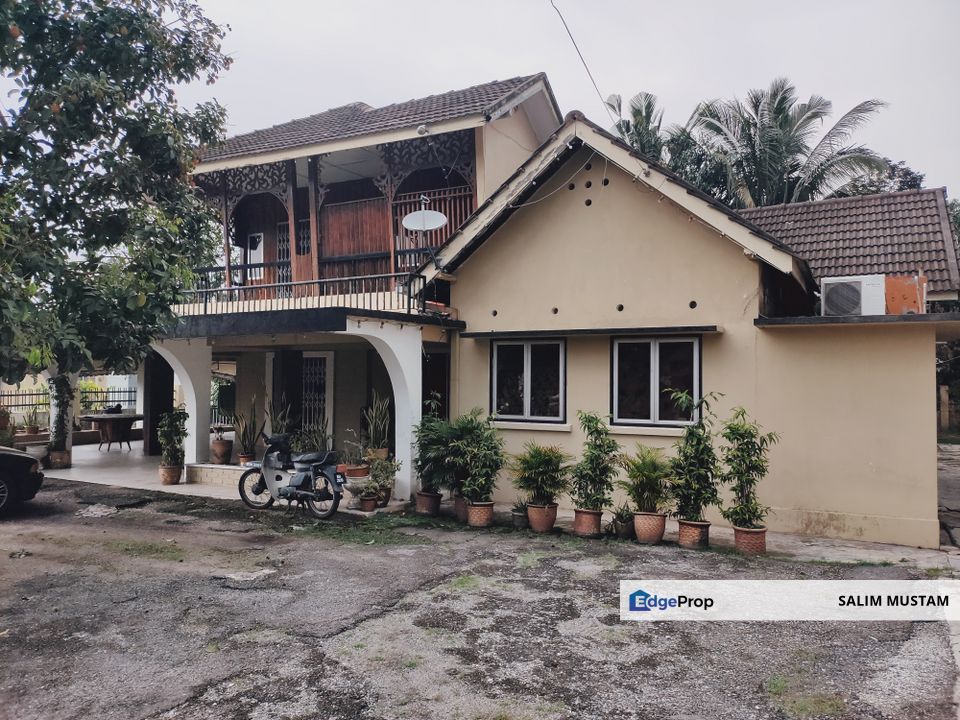 2 Storey Bungalow with huge land, Selangor, Gombak