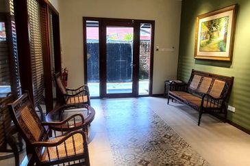 Commercial for Cafes, Retail Shops, Clinics & Showrooms in Bangsar close to transportation Ample parking 