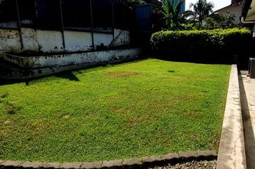 Commercial for Cafes, Retail Shops, Clinics & Showrooms in Bangsar close to transportation Ample parking 