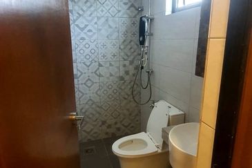 Commercial for Cafes, Retail Shops, Clinics & Showrooms in Bangsar close to transportation Ample parking 